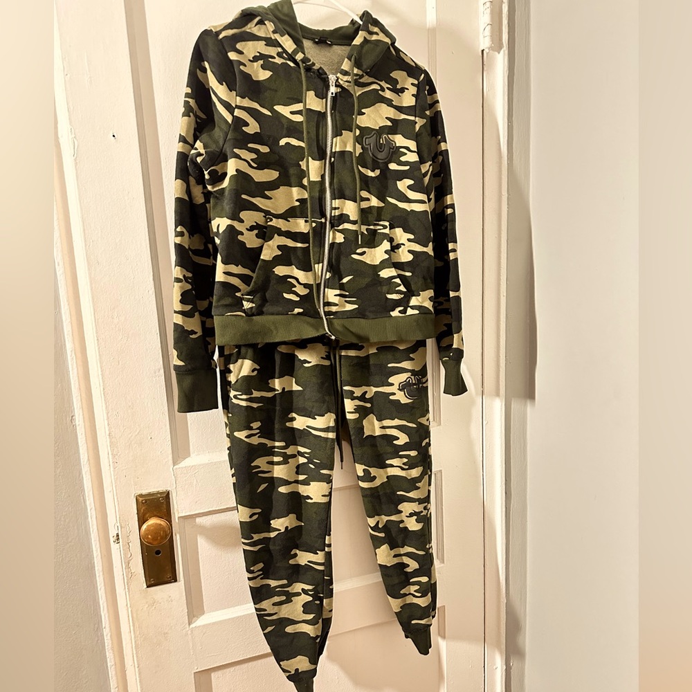 True Religion Sweatsuit (CAMO)